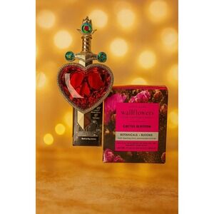 Bath & Body Works Wallflowers Villains Heart & Sword Plug + Cactus Blossom Refil